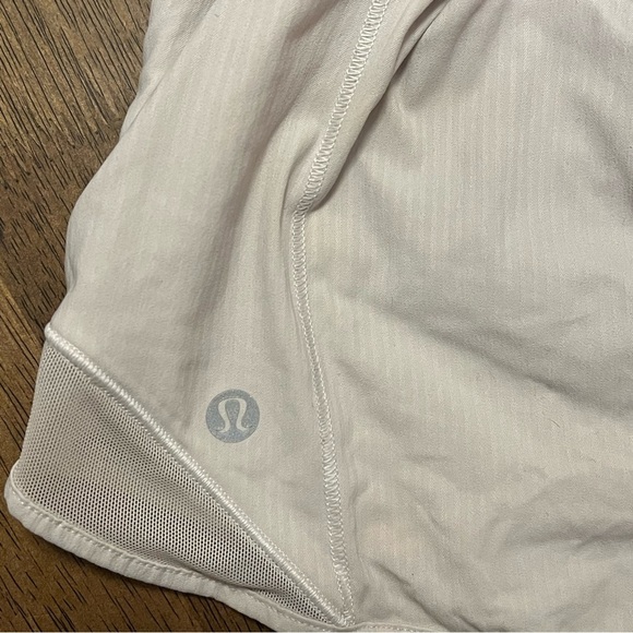 Lululemon Hotty Hot Short II 2.5” Size 6 in Dark Chrome Women’s - Picture 10 of 14